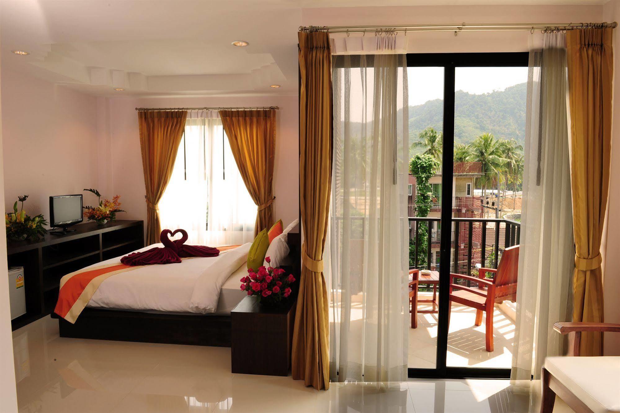 Ice Kamala Beach Hotel Екстер'єр фото